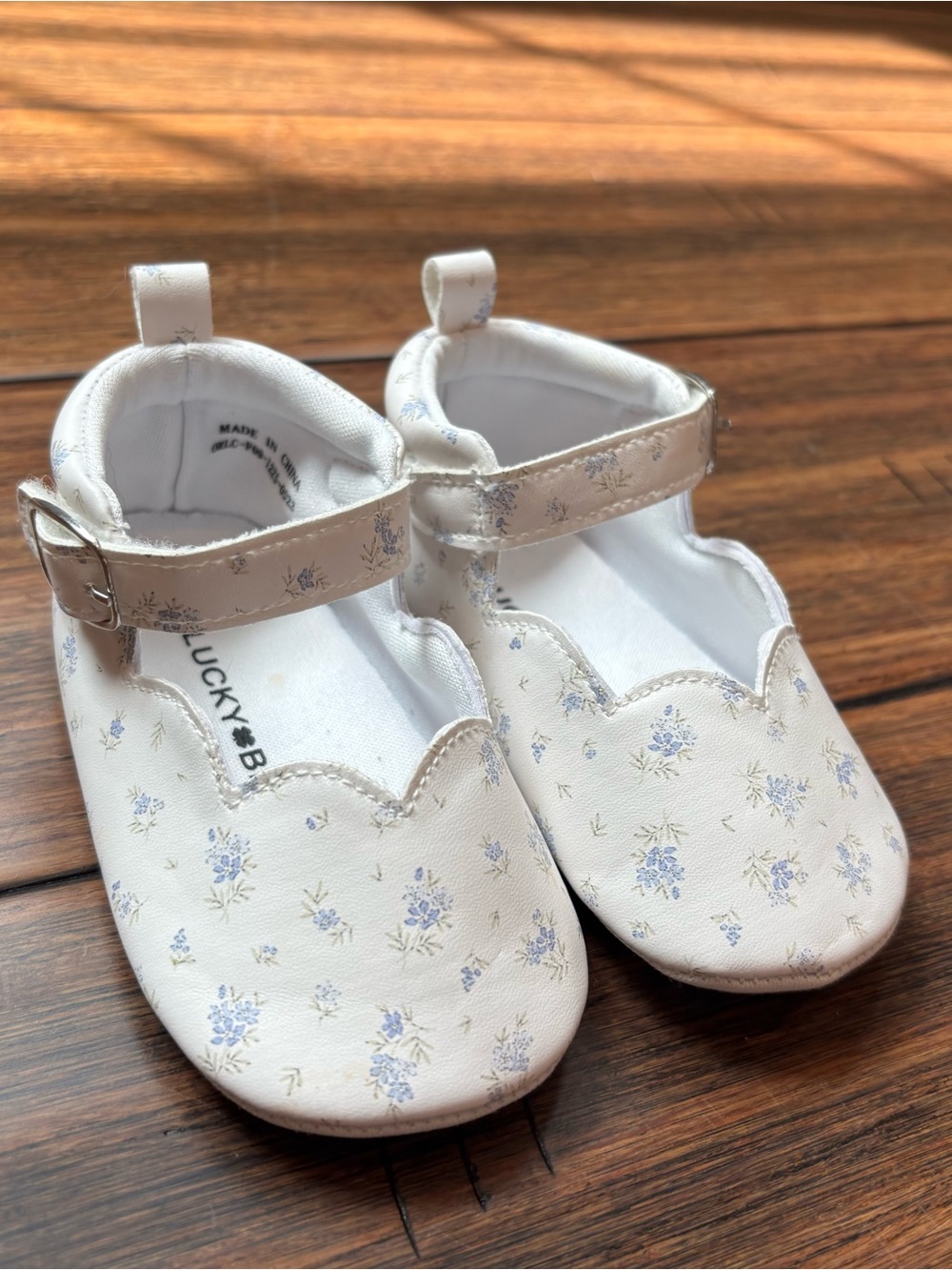 Lucky Brand White Baby Floral Mary Jane Shoes with Blue Accent
